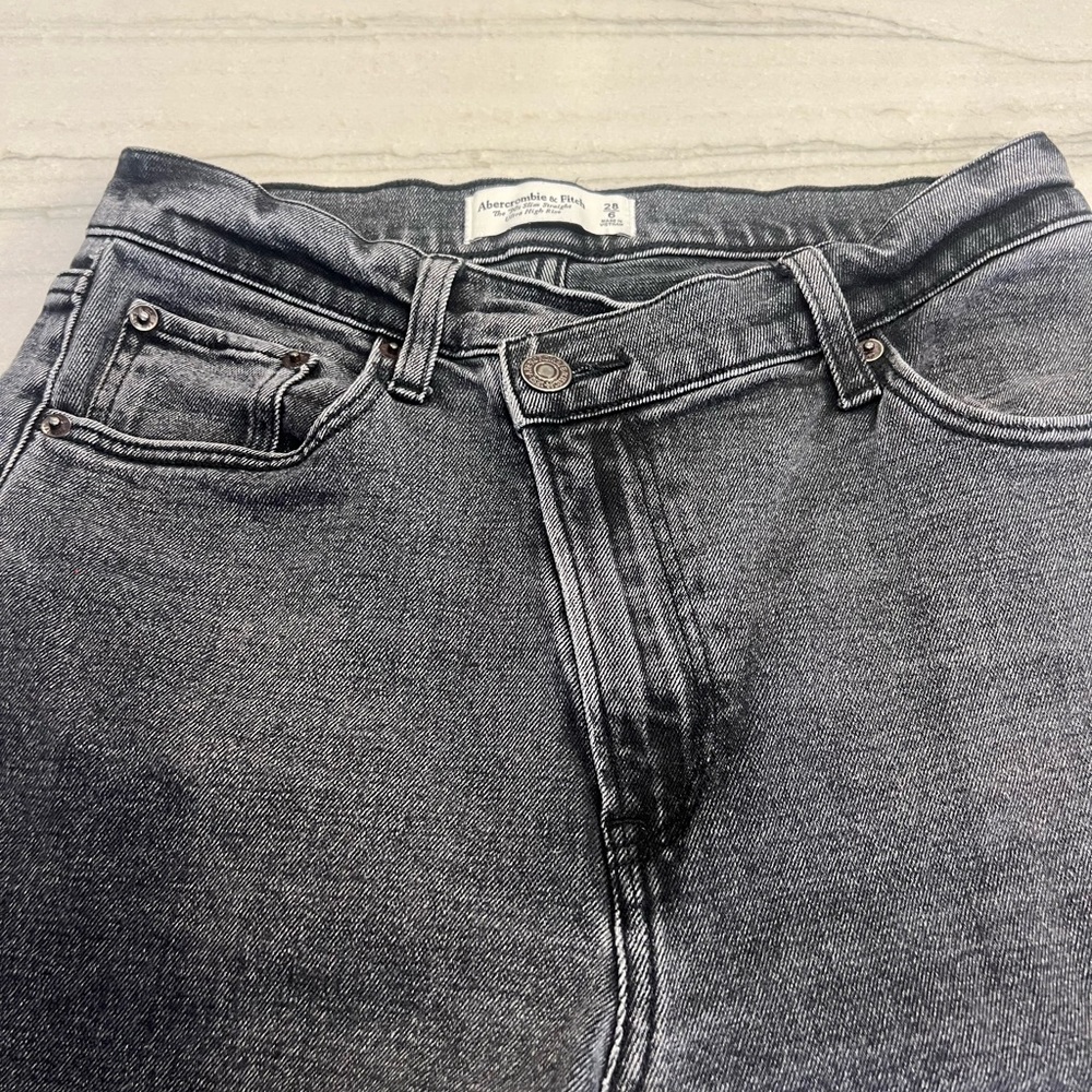 Abercrombie & Fitch- The ‘90s Slim Straight Ultra High Rise- 28/6 - Picture 3 of 8